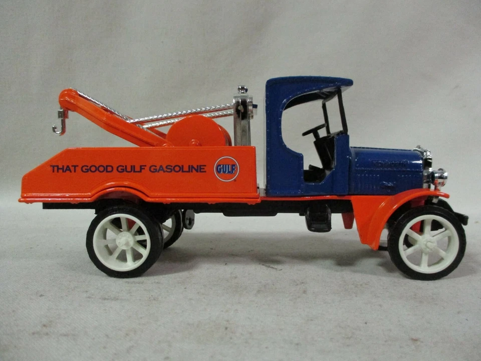 ERTL B107 2783 1925 Gulf Kenworth Wrecker Coin Bank 1:30 Die Cast Truck (E-2) - Image 3 of 4