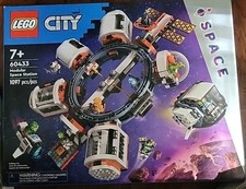 LEGO City Modular Space Station 60433 6 Astronaut Minifigures 1097 pcs SEALED