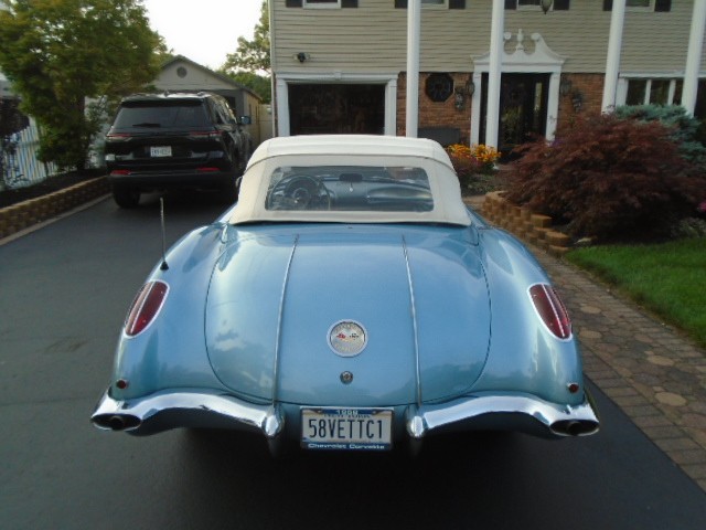 1958 light blue/silver Chevrolet Corvette   | C1 Corvette Photo 4
