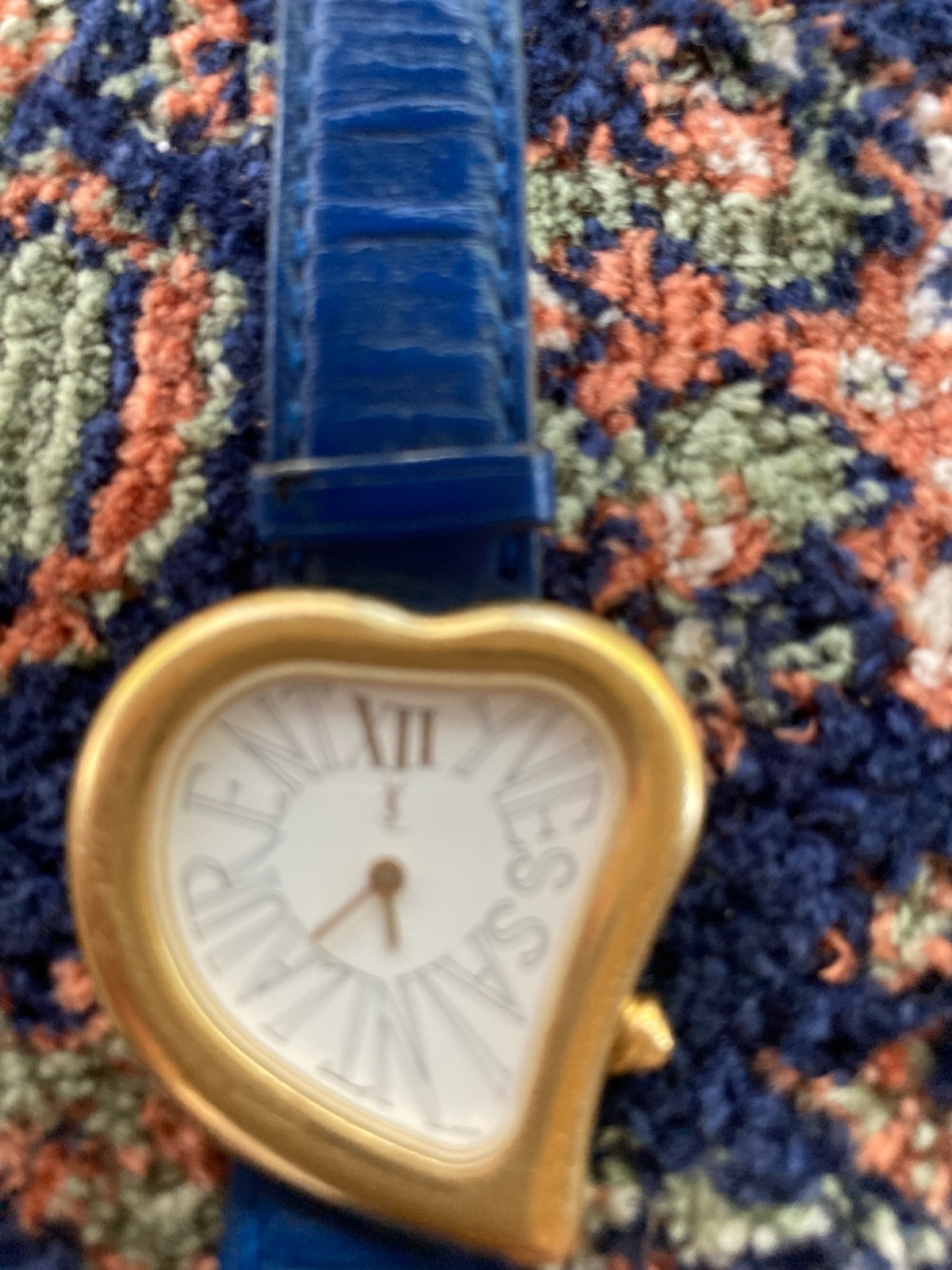 JAPAN Gold Yves Quartz Laurent Watch Saint Women's Blue Heart 30mm [Exc+5] - vintagewatches.pk