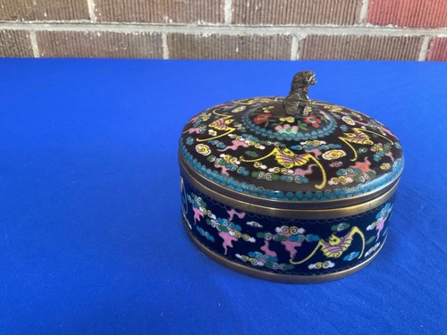 Antica scatola rotonda cinese cloisonné con decorazione pipistrello - Foto 7 di 15