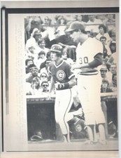 Jody Davis Rounding 3rd after HR  Vintage AP Laser Wire Photo 1982 Cubs