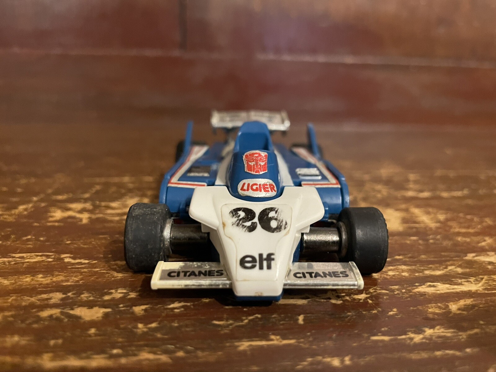 Made a G1 mirage livery for the RB14 f1 car : r/transformers