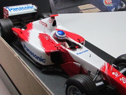 MINICHAMPS / F1 2003 TOYOTA F1 PRESS CAR- OLIVIER PANIS - 1/18 SCALE MODEL CAR - Picture 6 of 10