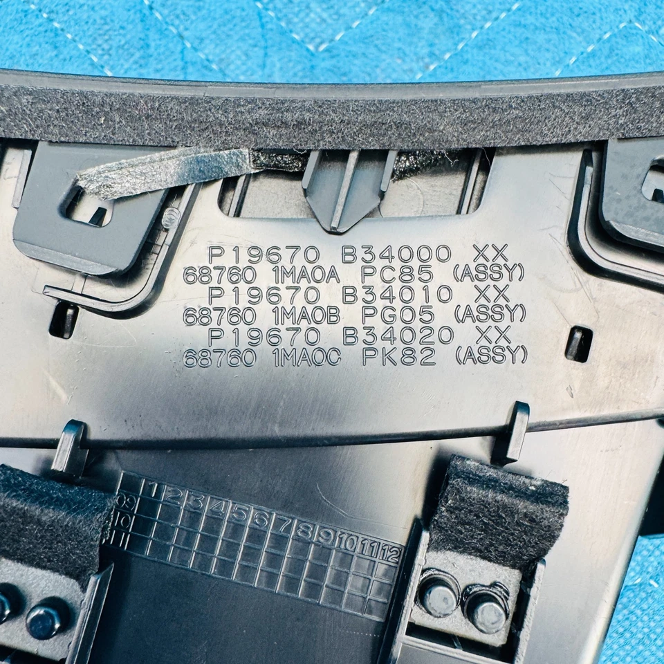 11-19 Infiniti M56 M37 Q70 tablero delantero derecho rejilla de ventilación de aire OEM 687601MA0A Foto 2 de 4