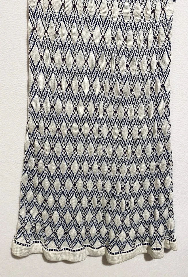 Vestido Suéter Barneys New York Taste Lujo Humor Mujer Mediano Geo Estampado Midi Foto 3 de 4