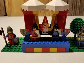 LEGO Castle: Knight's Challenge (6060) 100% complete with instructions