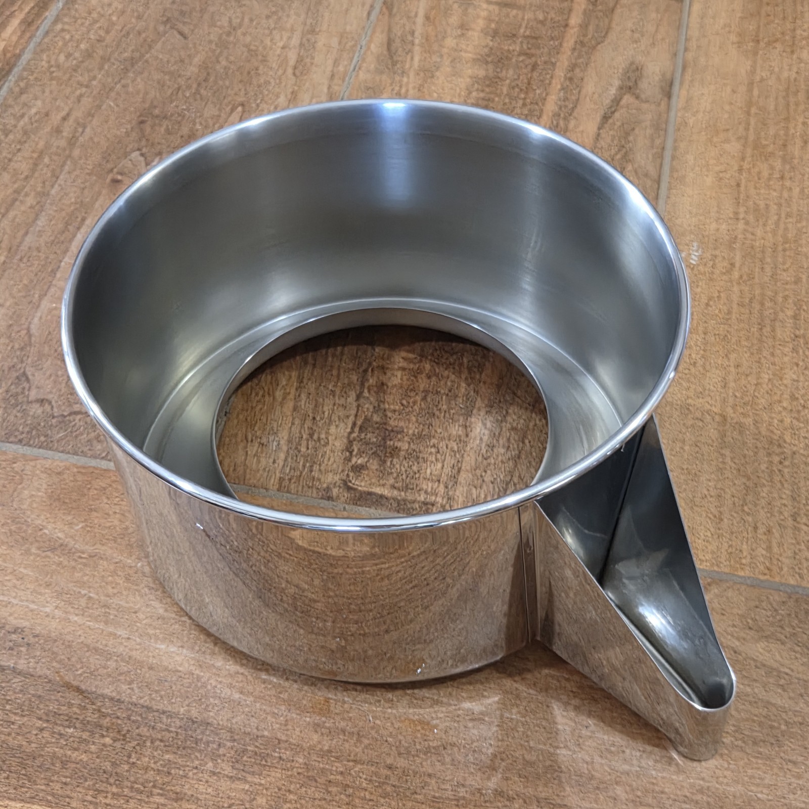 Stainless Steel Bowl with Spout for Waring Commercial Juicer 6001C Model: 31JE27