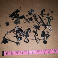 Vintage Junkyard Lot of Plastic Model Parts and Pieces Lot jy157 