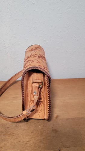 Vintage Hand Tooled Leather Purse Mexico Floral Motif - Picture 3 of 7