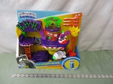 Fisher Price Imaginext Joker Fun House Laff Factory Laugh NEW Dunk Tank lair set
