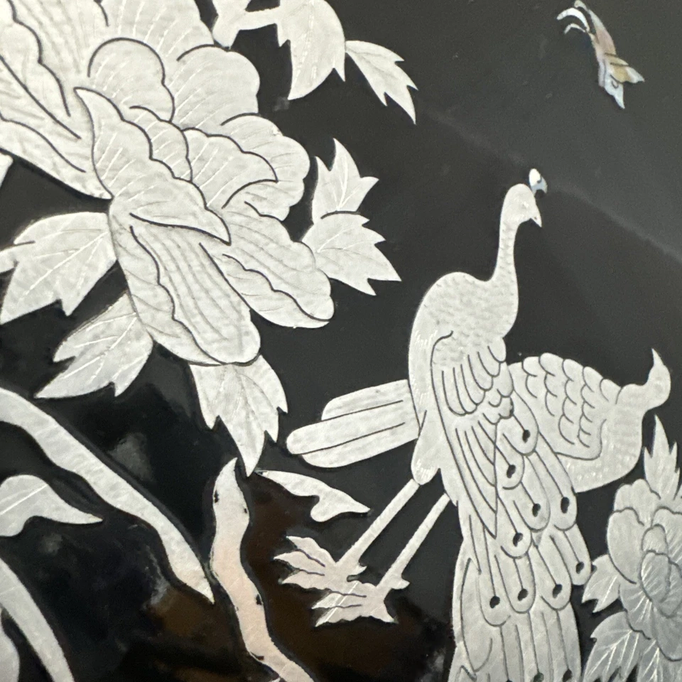 Vintage Large 15” Lacquer Photo Album – Mother-of-Pearl Peacock Inlay – Asian - Image 4 of 4