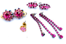 Lote Pasta Metal Olla Rosa Avon ¿Sin Reserva? Pendientes de clip, tornillo, de diamantes de imitación de colección