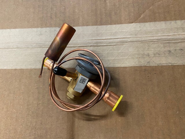 LENNOX/ARMSTRONG R410A 4TON TXV (BBIZE-4-GA) 64W49 100679-38 