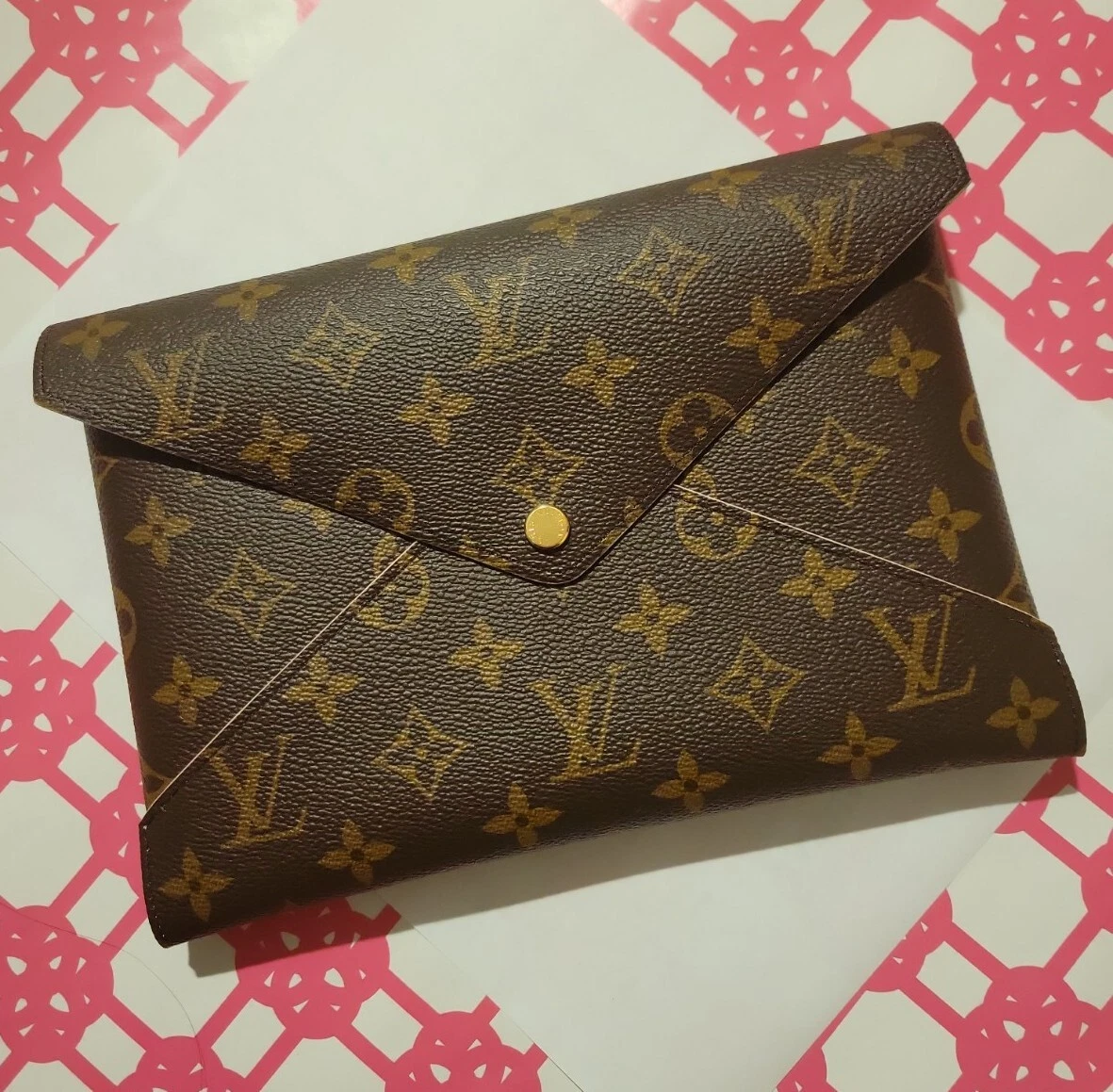 Louis Vuitton Grey Monogram LV Pop Kirigami Necklace Pouch Wallet