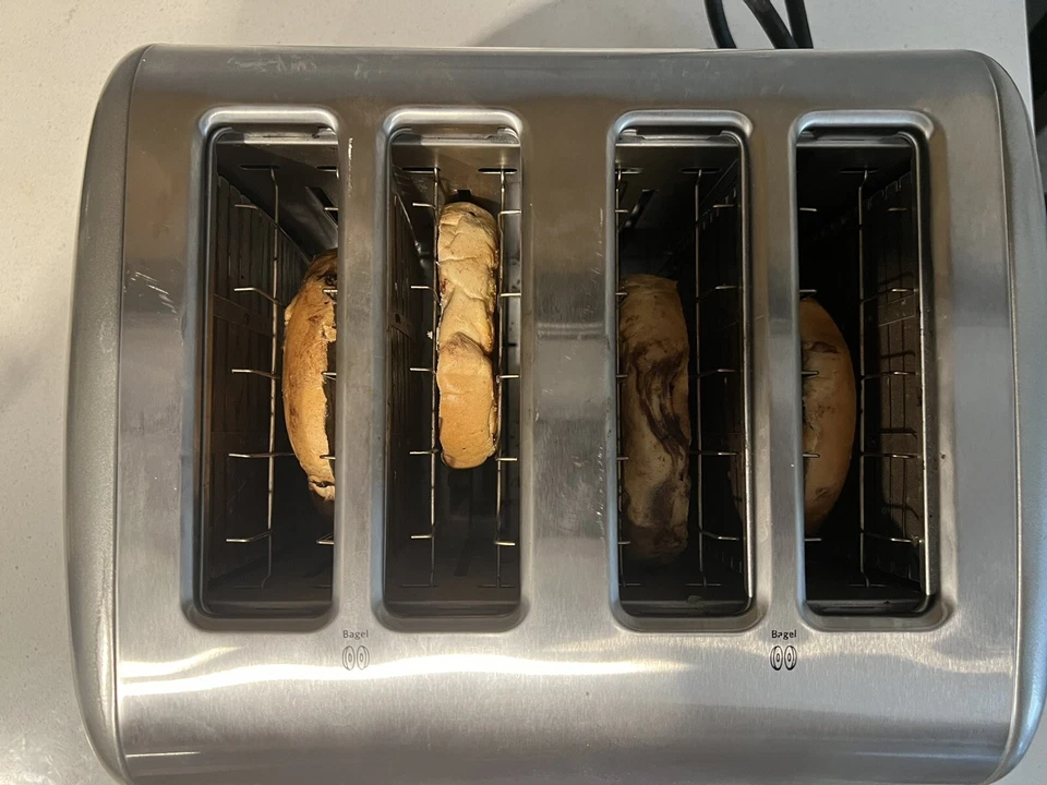 KitchenAid KMT4115CU 4-Slice Toaster with Manual High-Lift Lever, Contour Silver - Image 3 of 4