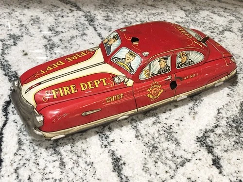 1940s MARX DICK TRACY FIRE DEPT CHIEF VEHICLE 11 INCHES