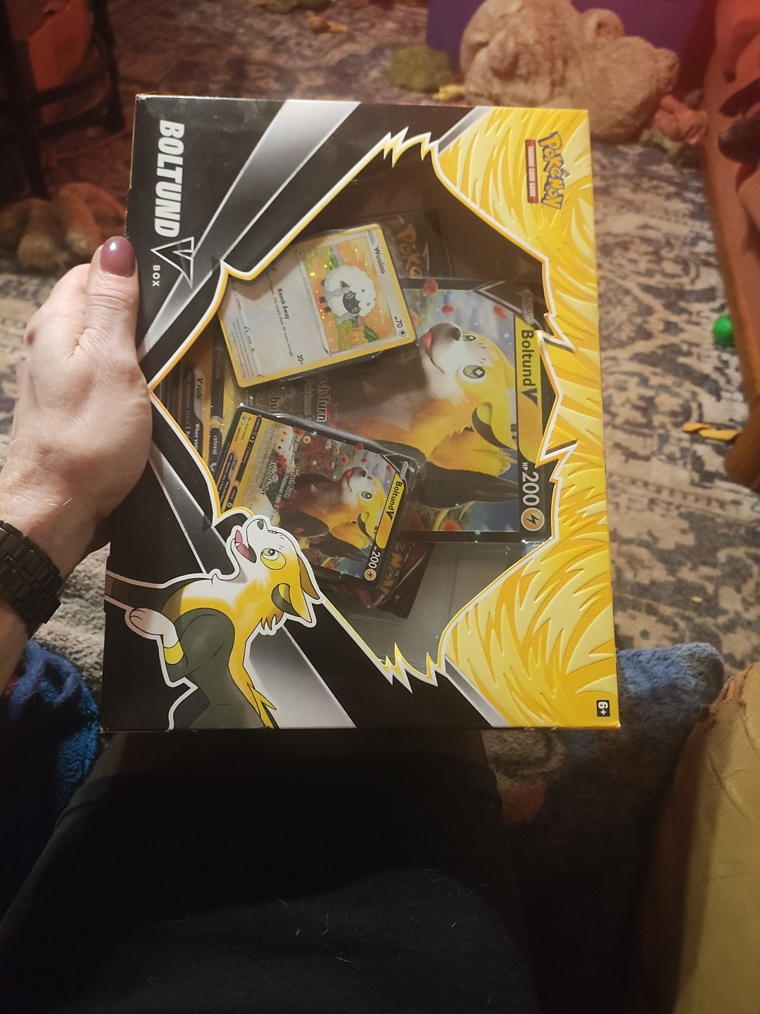 Pokemon Boltund V Box