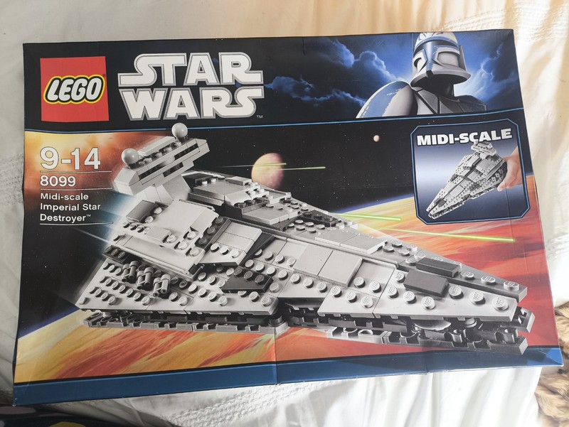 LEGO Star Wars: Midi-Scale Imperial Star Destroyer (8099)