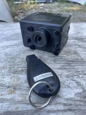 2013 DODGE GRAND CARAVAN WIRELESS IGNITION NODE SWITCH with KEY P68105736AD OEM