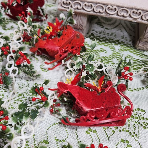 Vintage Christmas Plastic Chain Holly Garland Flocked Reindeer Sleigh 60s Kitsch - Picture 20 of 22