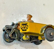 2849 - Dinky #44B - 1950's AA Patrol Motorcycle w/Side Car, 1/43 Scale England