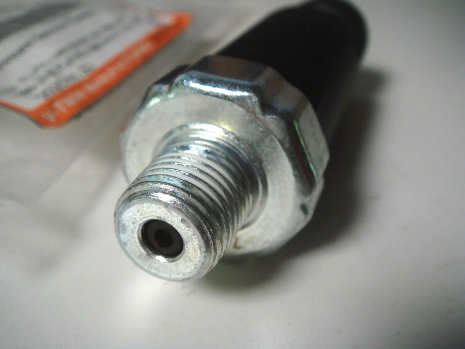 Harley Oil Pressure Sensor Switch 99-16 FLHX FLHTC FLTRX FLHTK V-Twin 32-1396 E4 - Image 2 of 4