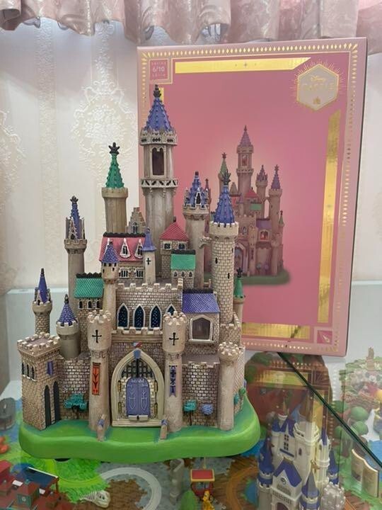 Disney Castle Collection sleeping Beauty Light-Up Figurine Belle 6
