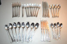 Vintage Monterey Queens Taperstry Floral Stainless Steel Silverware (36 pcs)
