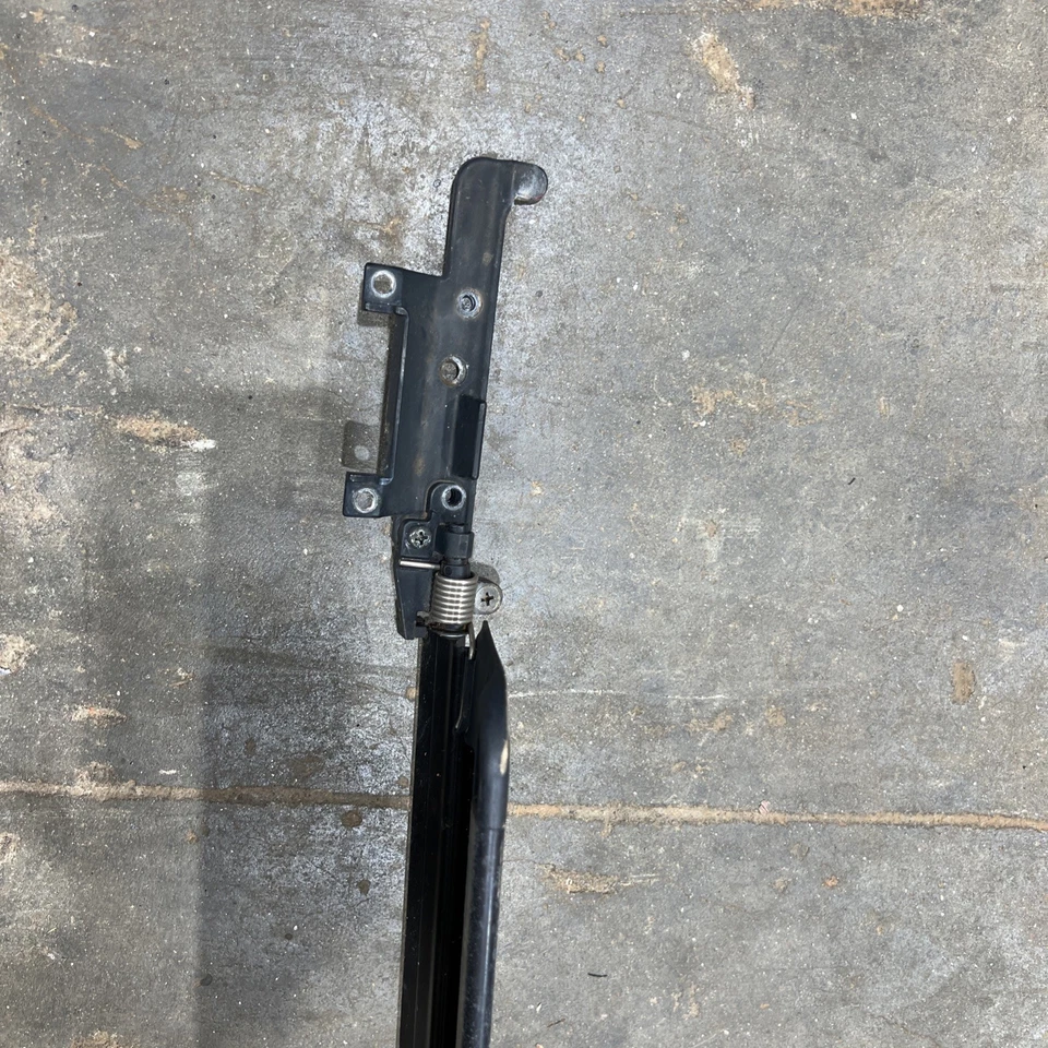 Honda Element Moonroof Deflector And Reciever 85500-SCV-A21 E10063 - Image 4 of 4