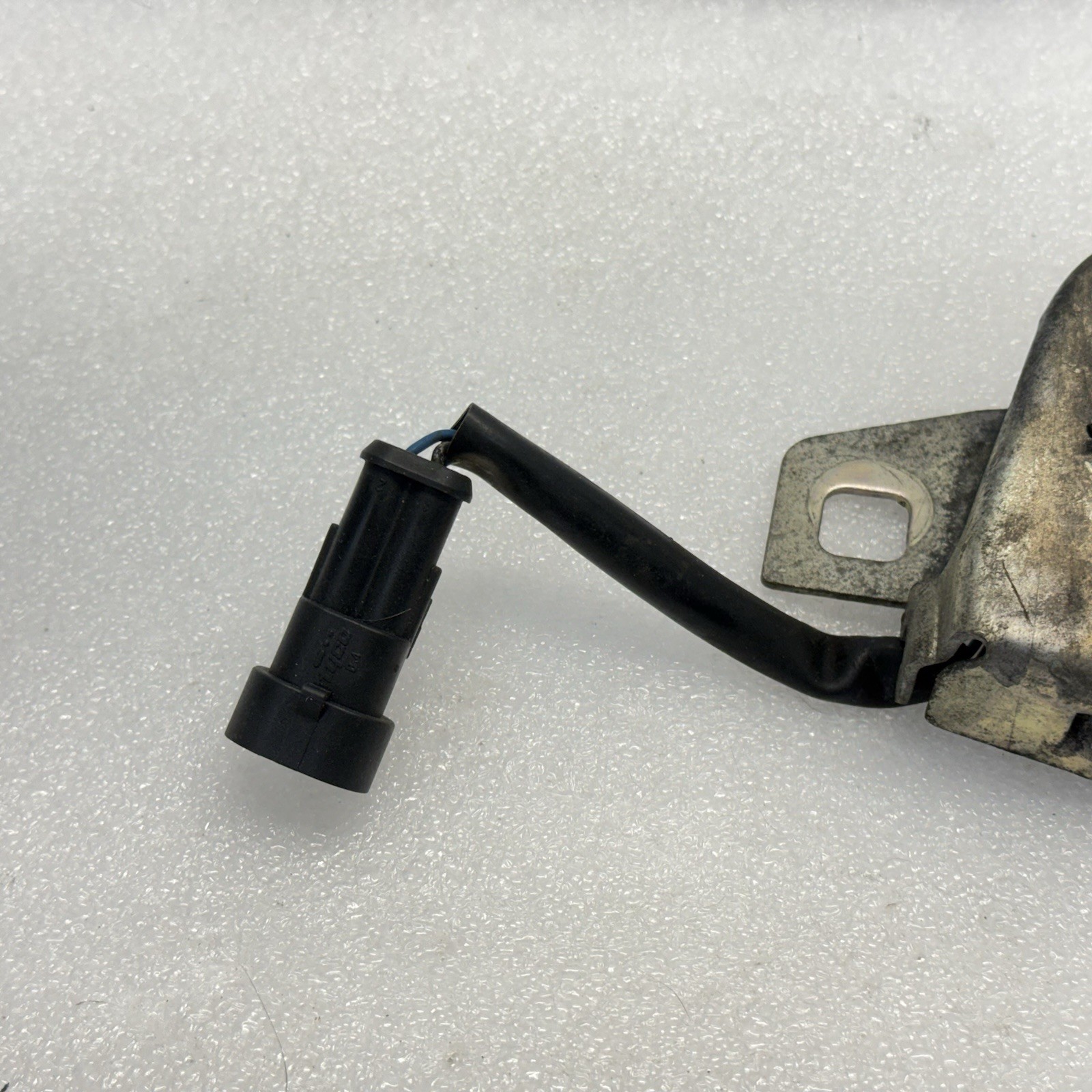 03-13 Maserati Quattroporte M139 Hood Safety Catch Lock Latch 67278100 OEM