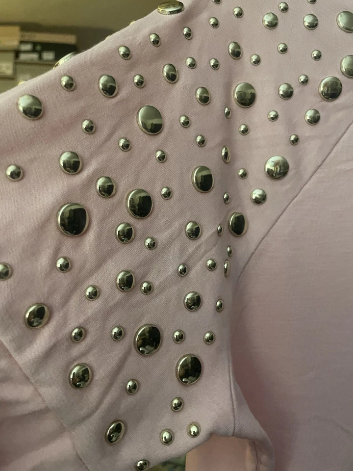 Camiseta MICHAEL KORS rosa manga longa nova com etiquetas cravejada MSRP $88 - Imagem 3 de 4