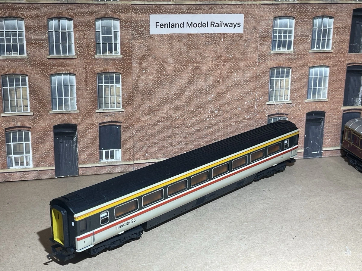 Train Lima Intercity 125 – Set Complet Avec 2 Locos, 2 Wagons, Transformateur Et Rails, Occasion