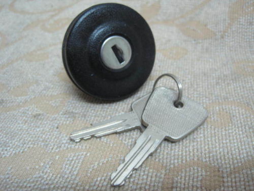 FIAT 126 Bis 127 Fiorino Panorama 128 3P Cinquecento LOCKING PETROL FUEL CAP NEW - Picture 1 of 3