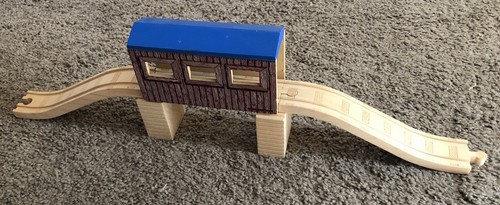 learning curve thomas train wooden tidmouth tunnel with risers &