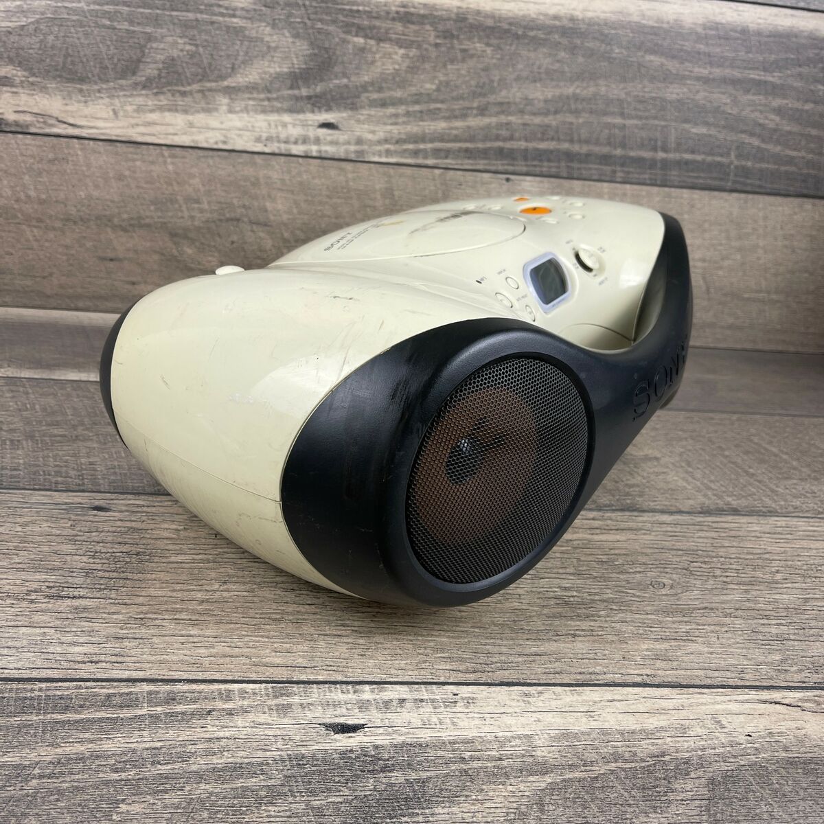 Sony ZS-X3CP White/Black Personal Audio System Please See