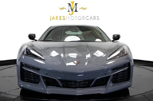 2024 Chevrolet Corvette E-Ray Coupe 2LZ *ALL WHEEL DRIVE* *2700 MILES* - Picture 17 of 24