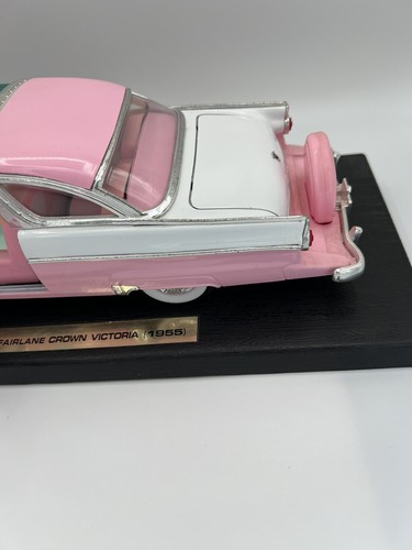 1955 Ford Fairlane Crown Victoria Road Signature Die Cast Model Collectible Car - Picture 4 of 14