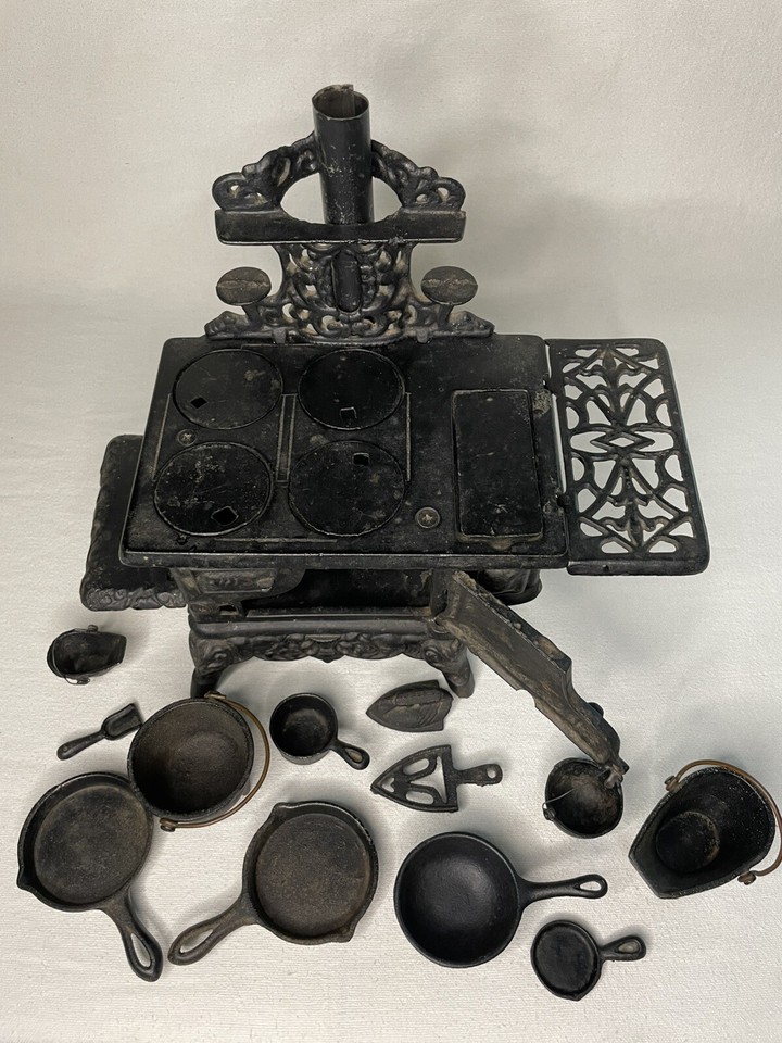 Vintage Antique Crescent Cast Iron Miniature Cook Wood Stove Salesman