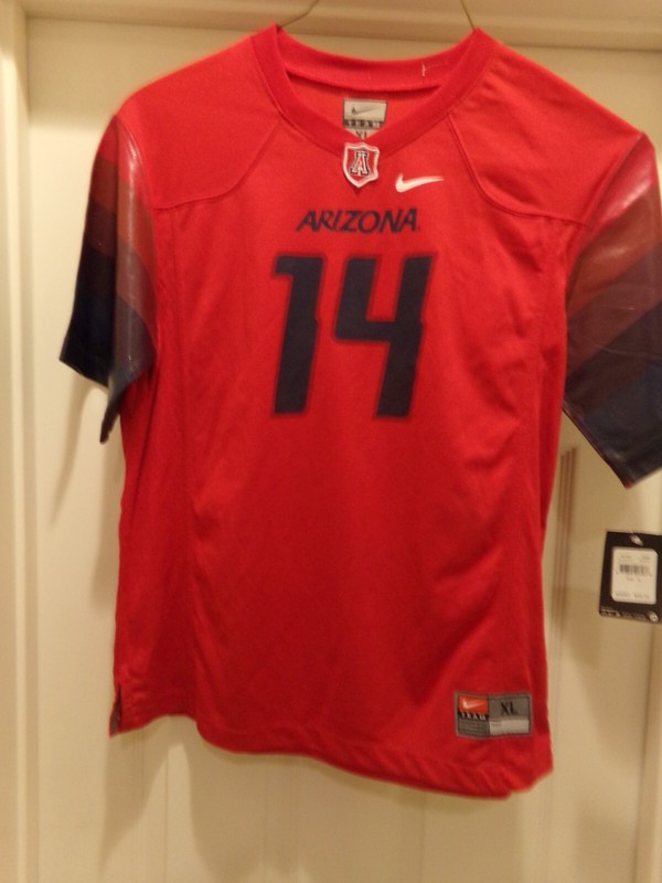 University of ARIZONA "Wildcats" Football Red Jersey (YOUTH XL 18-20)  NWT $55