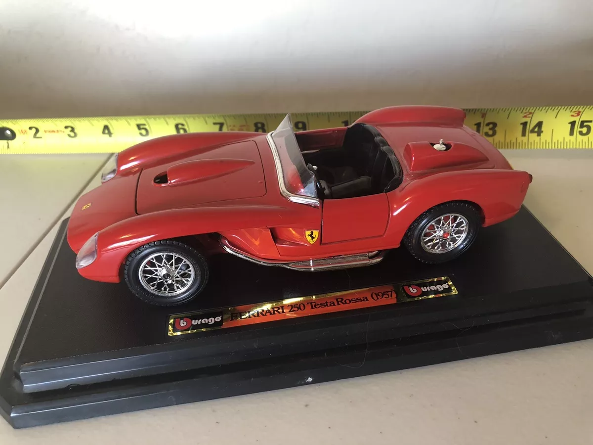 FVQ10 Voiture 1/24 BURAGO HACHETTE FERRARI GT BOITE CASSÉE : 250