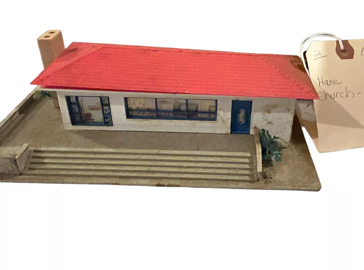 Model cheap train buildings