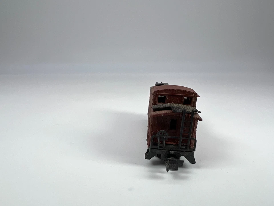 Trix #15723 N Scale Pennsylvania Caboose Good Condition - Image 2 of 4