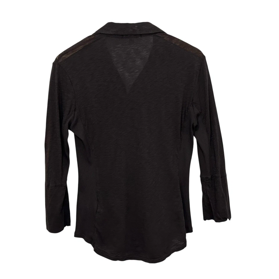 Blusa James Perse feminina mistura de linho com botões tamanho 2 EUA marrom pequeno manga 3/4 EUA - Imagem 2 de 4