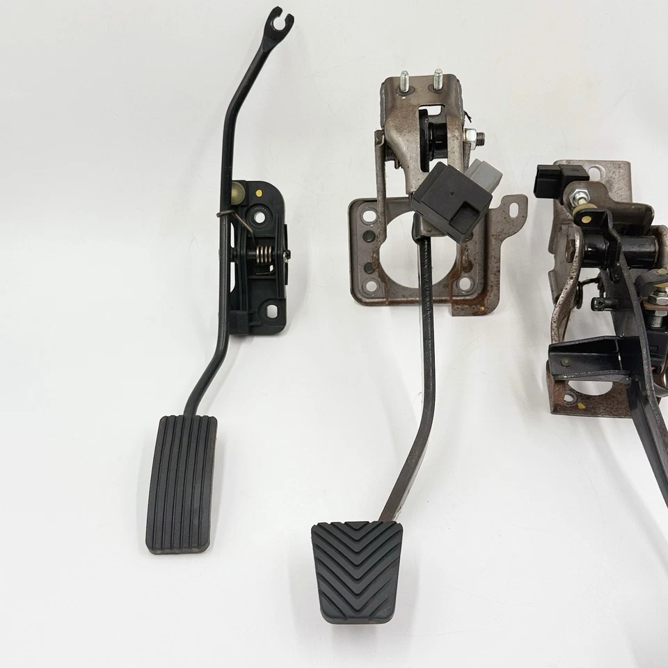 Juego de pedal de embrague de freno de gasolina manual Kia Soul 2010-2011 probado OEM Foto 3 de 4