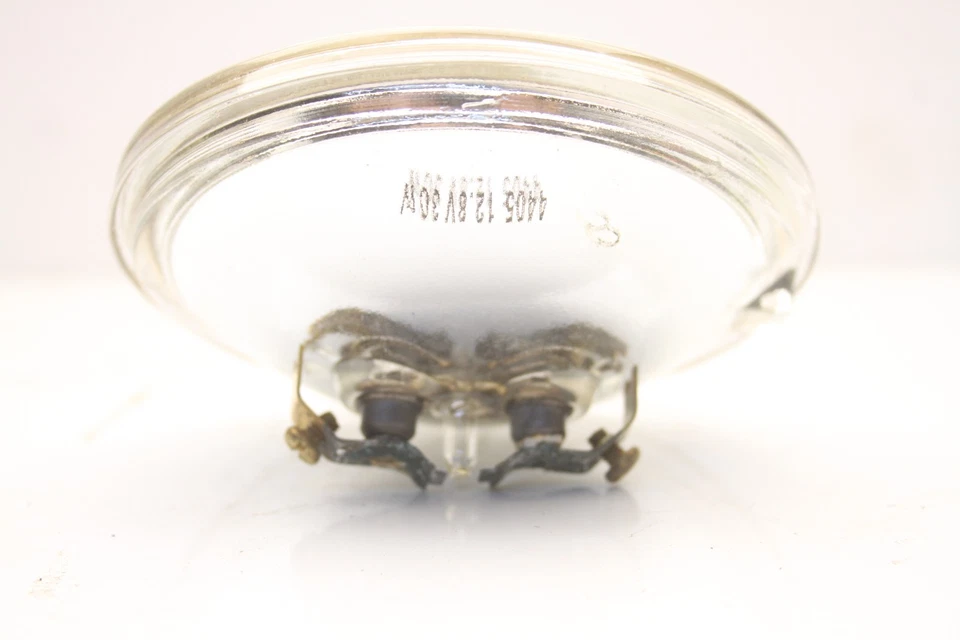 4405 - 30W PAR36 Very Narrow Spot Automotive Lamp - Image 2 of 4