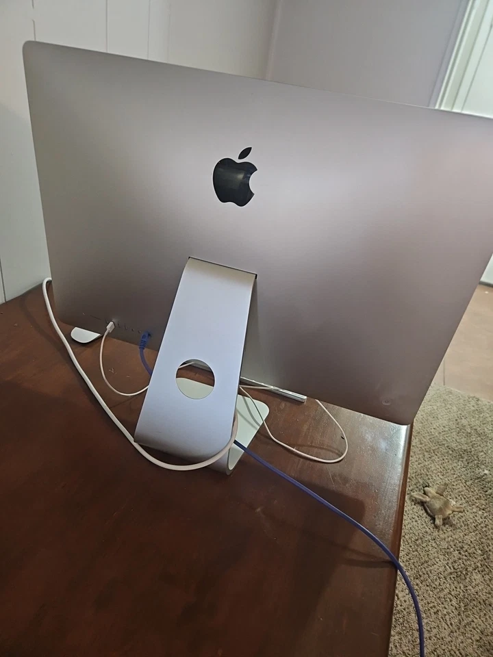 Apple iMac 27" (1TB, Intel Core I5-4570 , 3.2 GHz , 8GB) Silver, Mouse Keyboard - Image 3 of 4