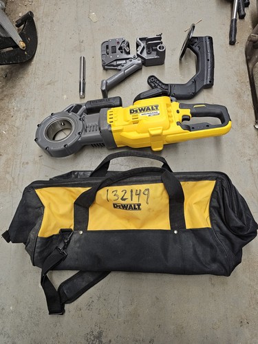 DEWALT DCE700 CORDLESS 2" PIPE THREADER WITH PIPE CLAMP & CASE TOOL ONLY