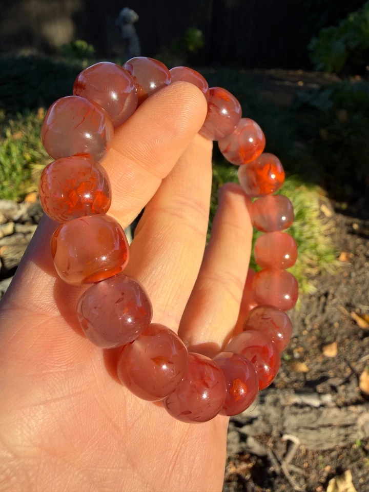 Pulsera con cuentas de ágata Nanhong flor roja de 13 mm, base púrpura | 紫底飘花南红手串 Foto 3 de 4