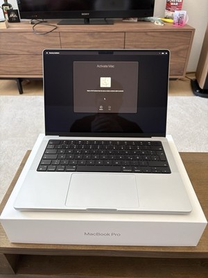 Macbook Pro 14 Zoll M4 Pro | 24GB 512GB 12C CPU | 6 Ladezyklen | Wie Neu